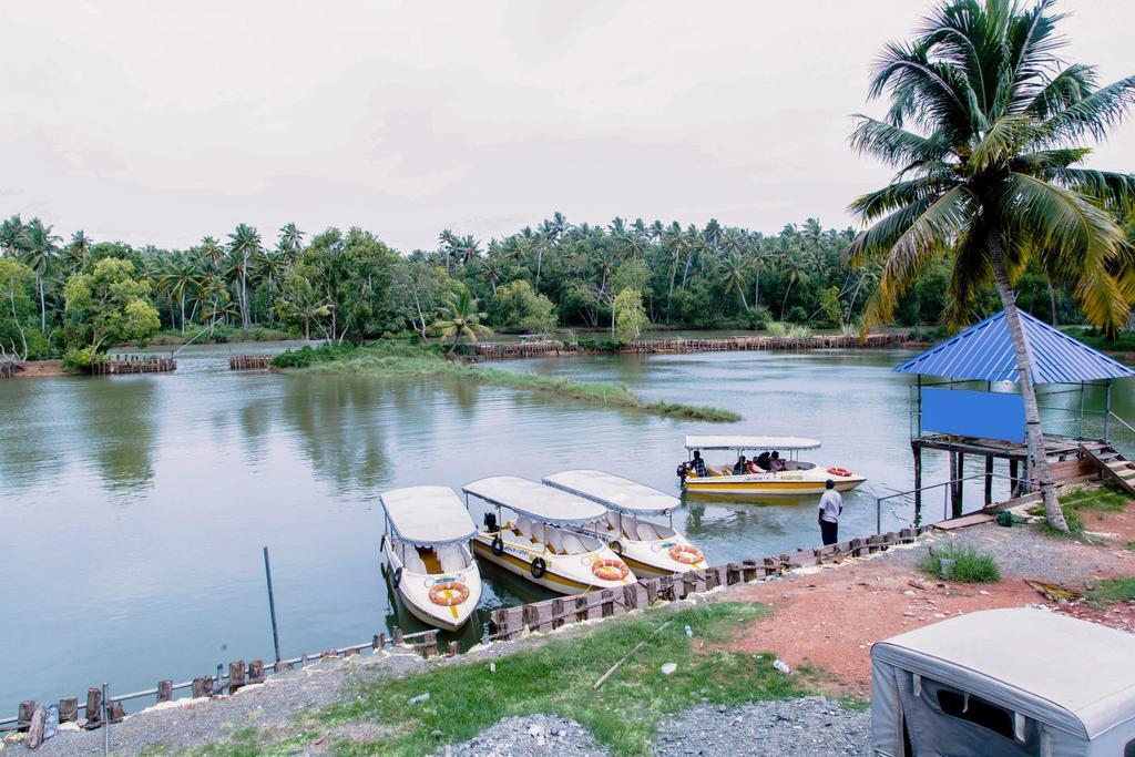Hotel Geethu International Kovalam Esterno foto